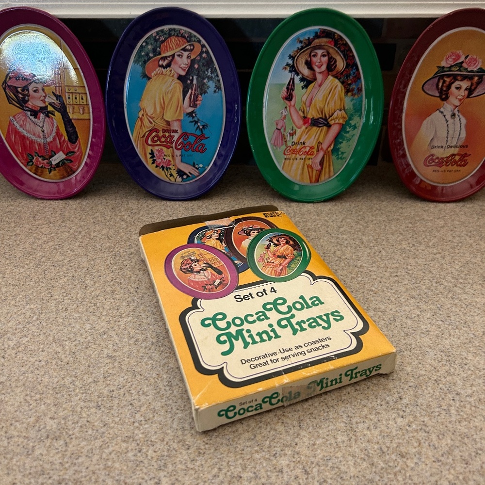 Vintage Mini Coca Cola Metal Tray Set - 4 - Picture 7 of 12